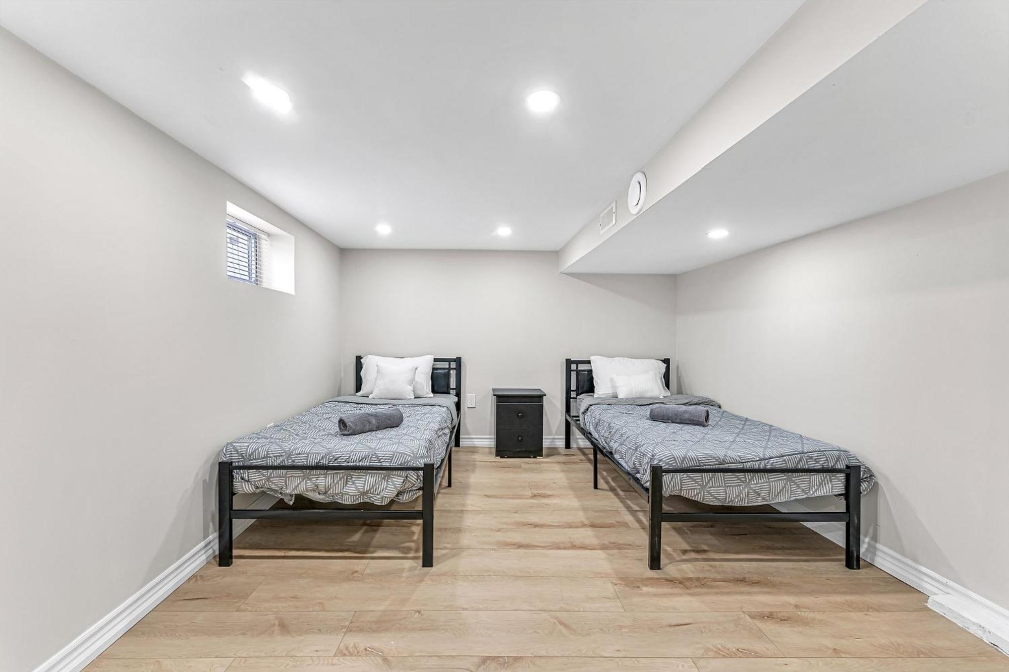 Spacious Home 5 Min Walk To Falls 나이아가라 폭포 외부 사진