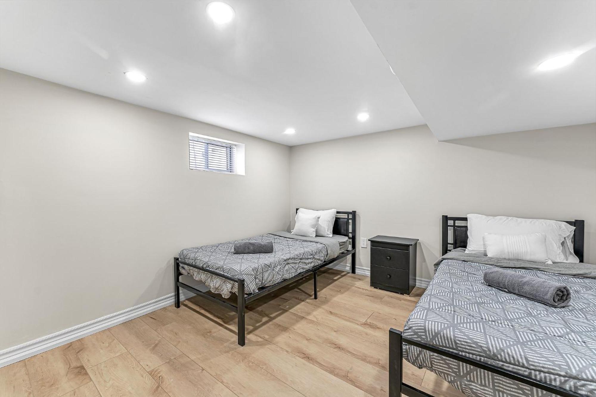 Spacious Home 5 Min Walk To Falls 나이아가라 폭포 외부 사진