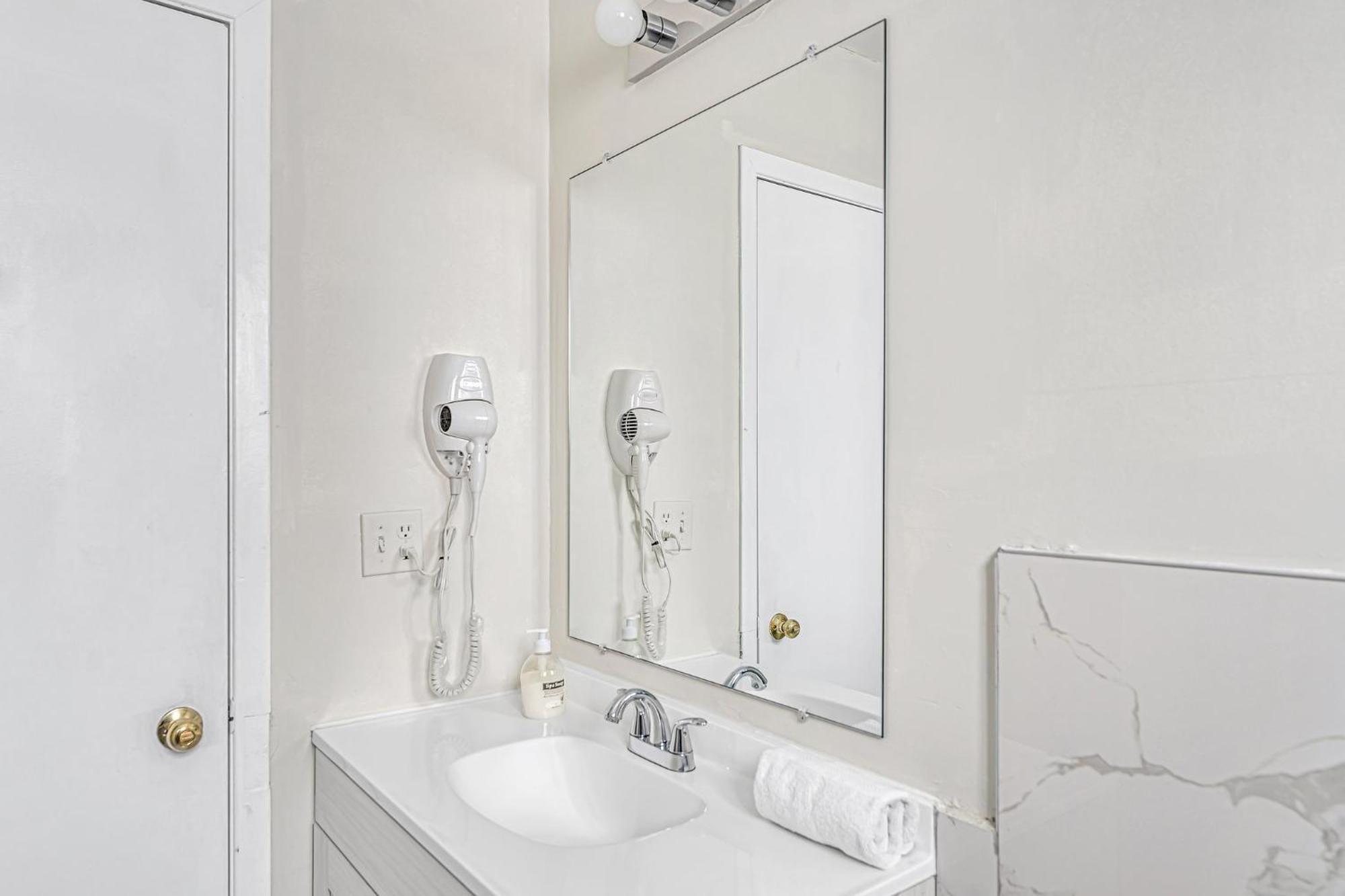 Spacious Home 5 Min Walk To Falls 나이아가라 폭포 외부 사진
